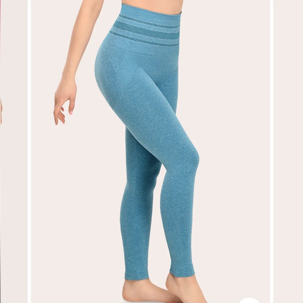 NWT! Women’s Sankom Activewear Leggings‎ in Blue
